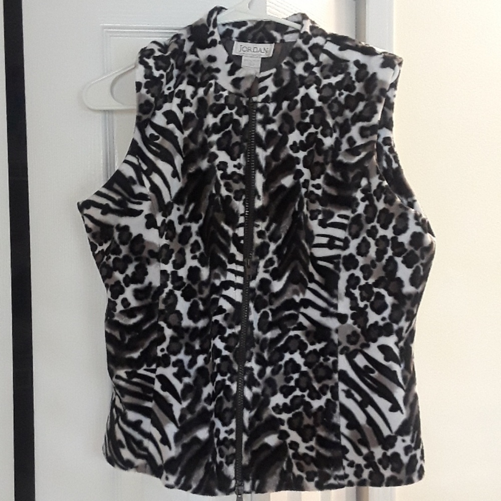 Leopard vest